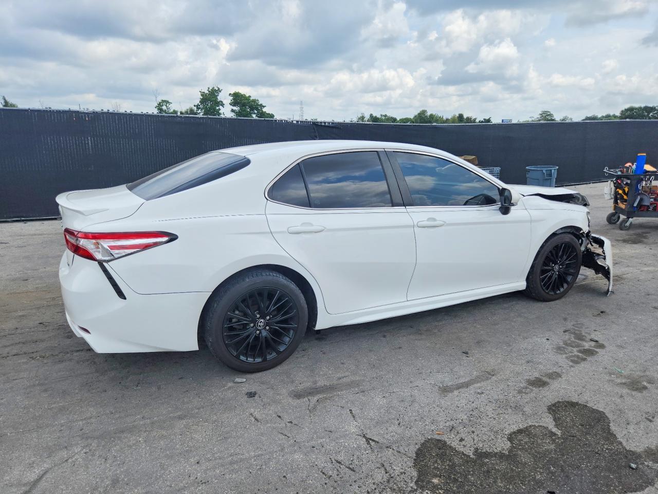 2018 TOYOTA CAMRY SE — снимка 3