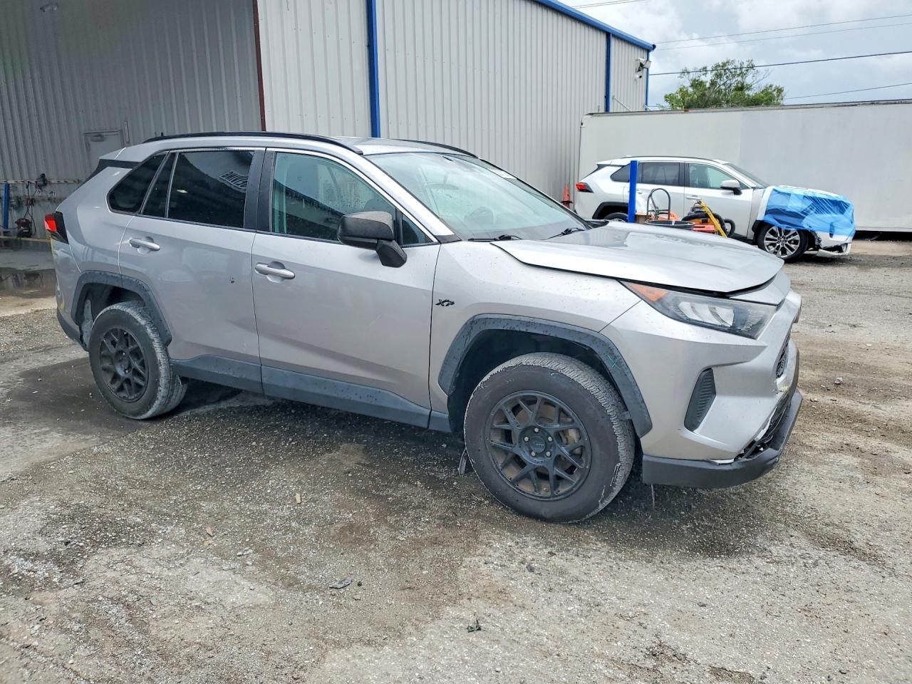 2021 TOYOTA RAV4 LE — снимка 4