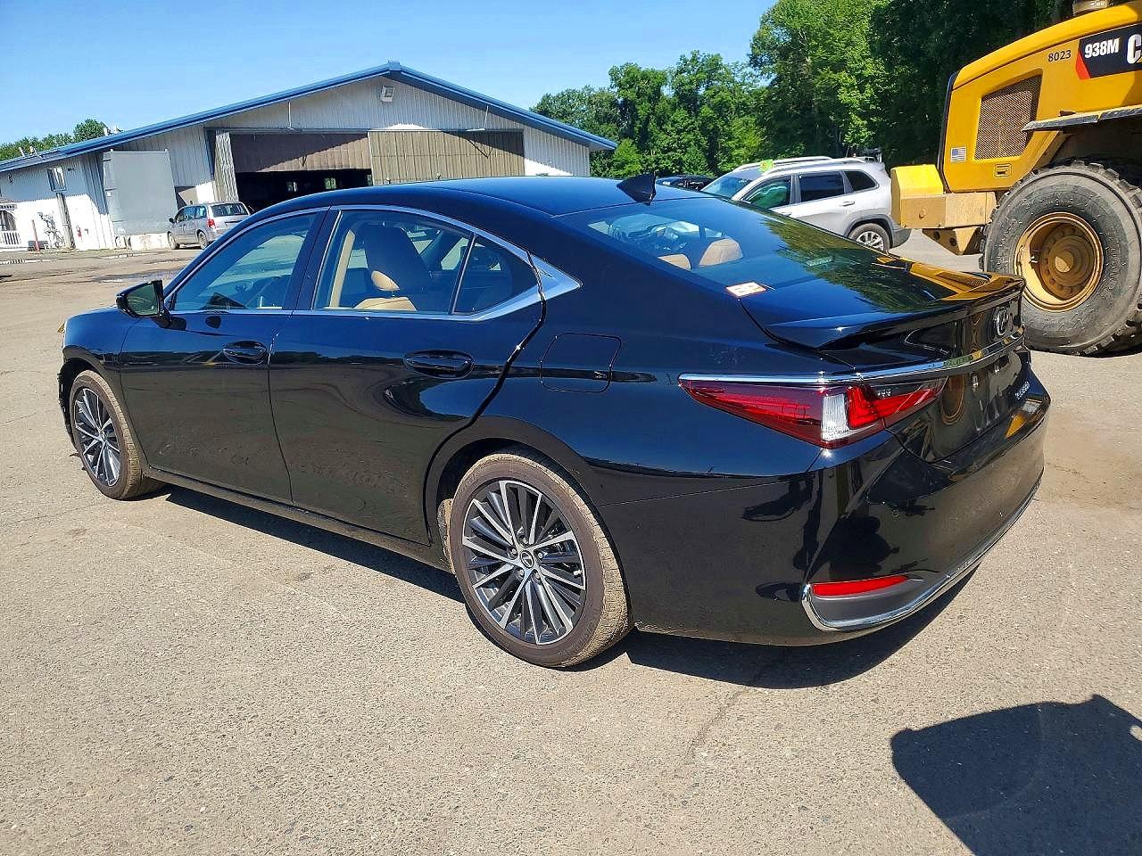2024 LEXUS ES 300H BASE — снимка 2