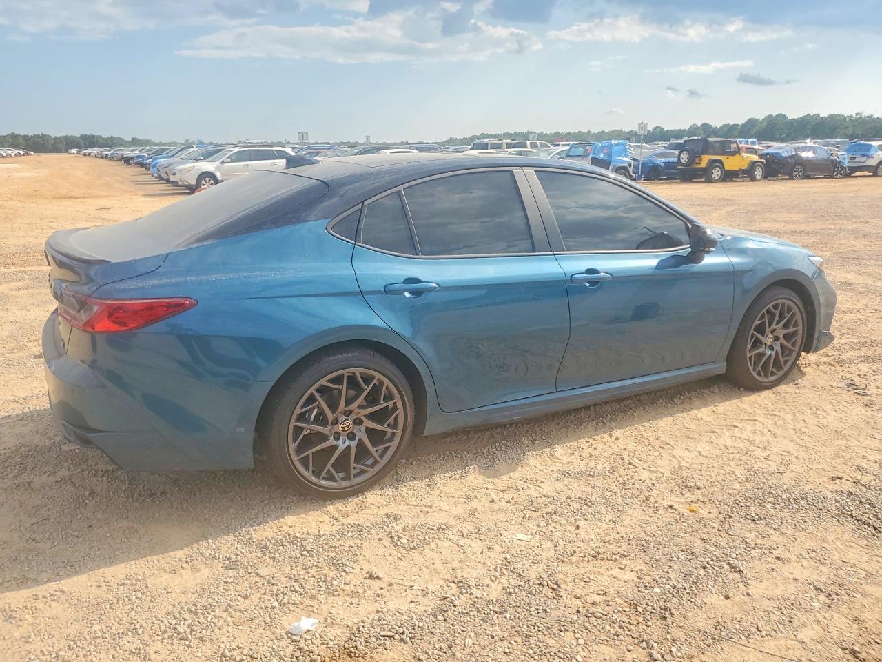 2026 TOYOTA CAMRY XSE — снимка 3