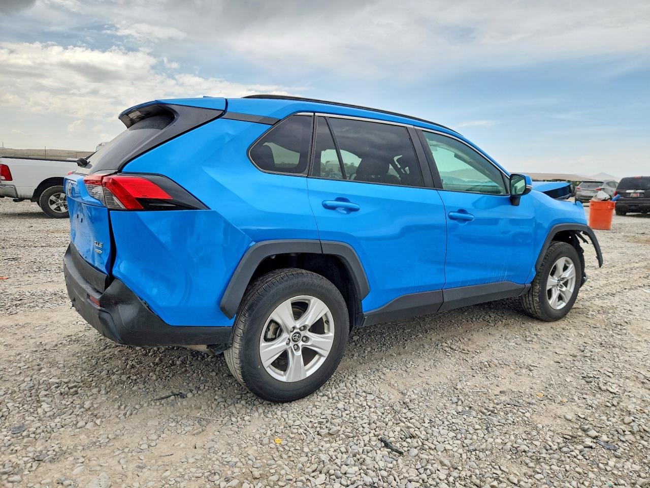 2021 TOYOTA RAV4 XLE — снимка 3