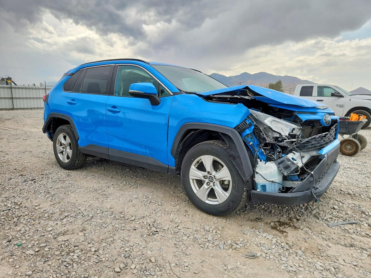 2021 TOYOTA RAV4 XLE — снимка 4