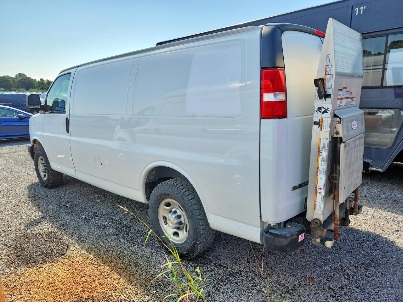 2022 CHEVROLET EXPRESS G3500 — снимка 2
