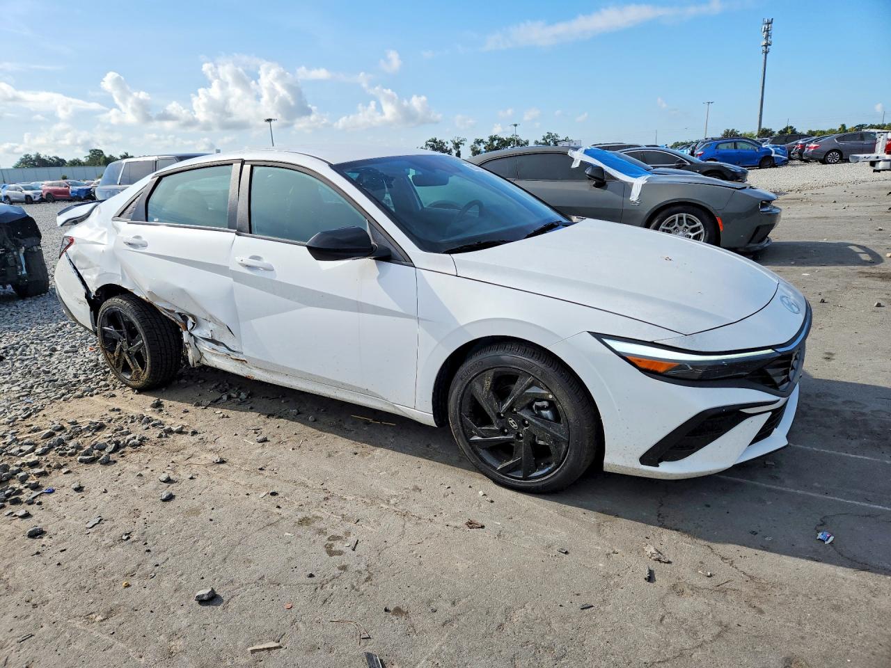 2026 HYUNDAI ELANTRA SEL SPORT — снимка 4