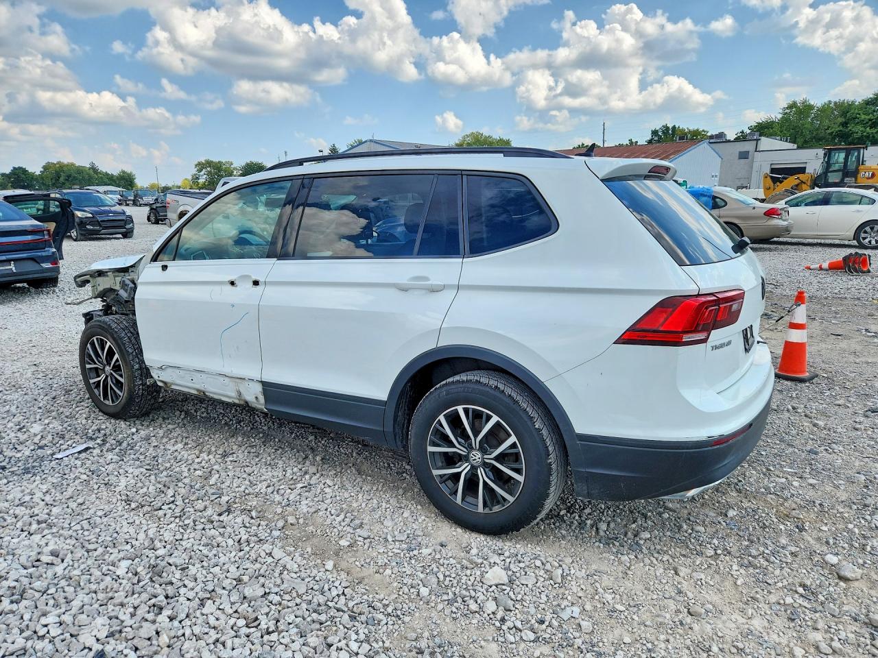 2021 VOLKSWAGEN TIGUAN S — снимка 2