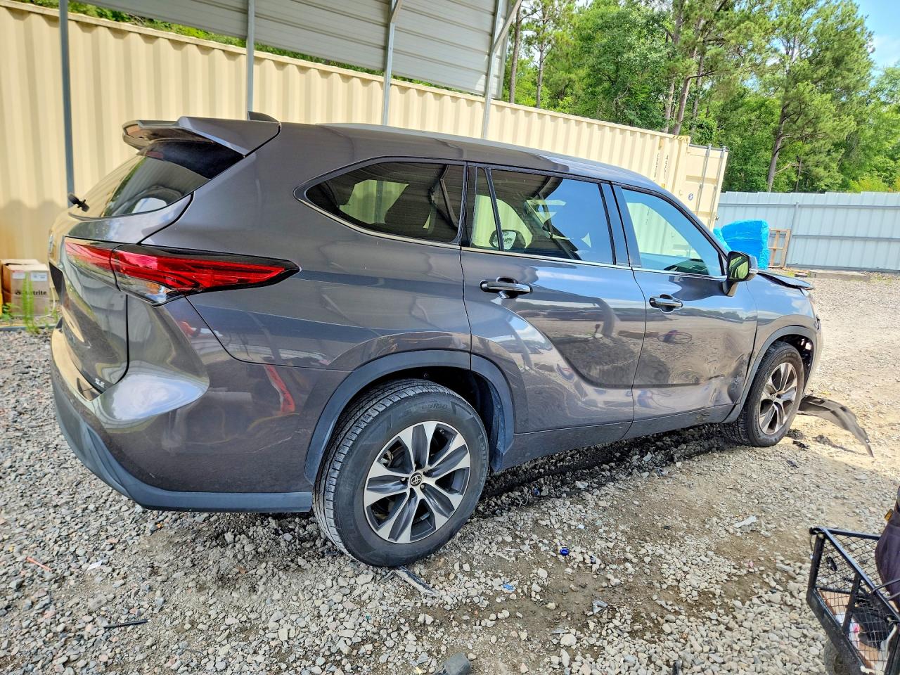 2022 TOYOTA HIGHLANDER XLE — снимка 3