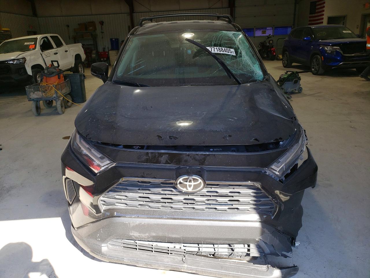 2025 TOYOTA RAV4 XLE — снимка 5
