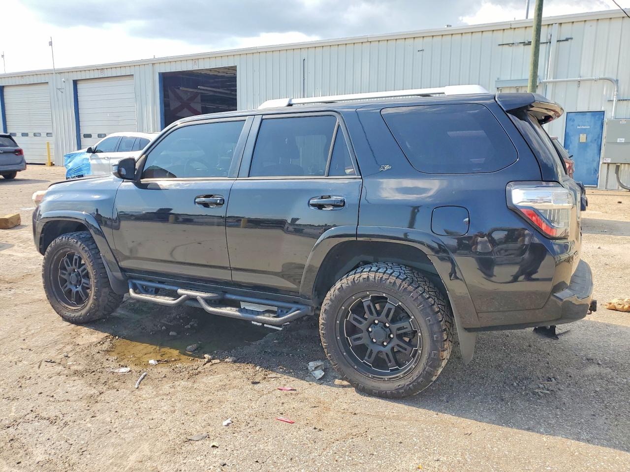 2015 TOYOTA 4RUNNER SR5 — снимка 2