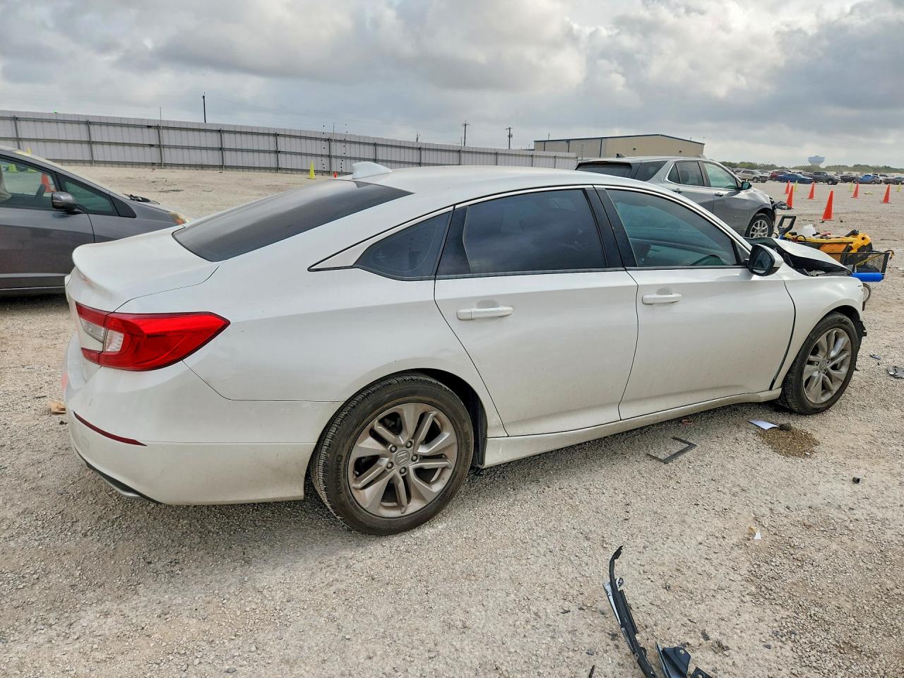 2018 HONDA ACCORD LX — снимка 3