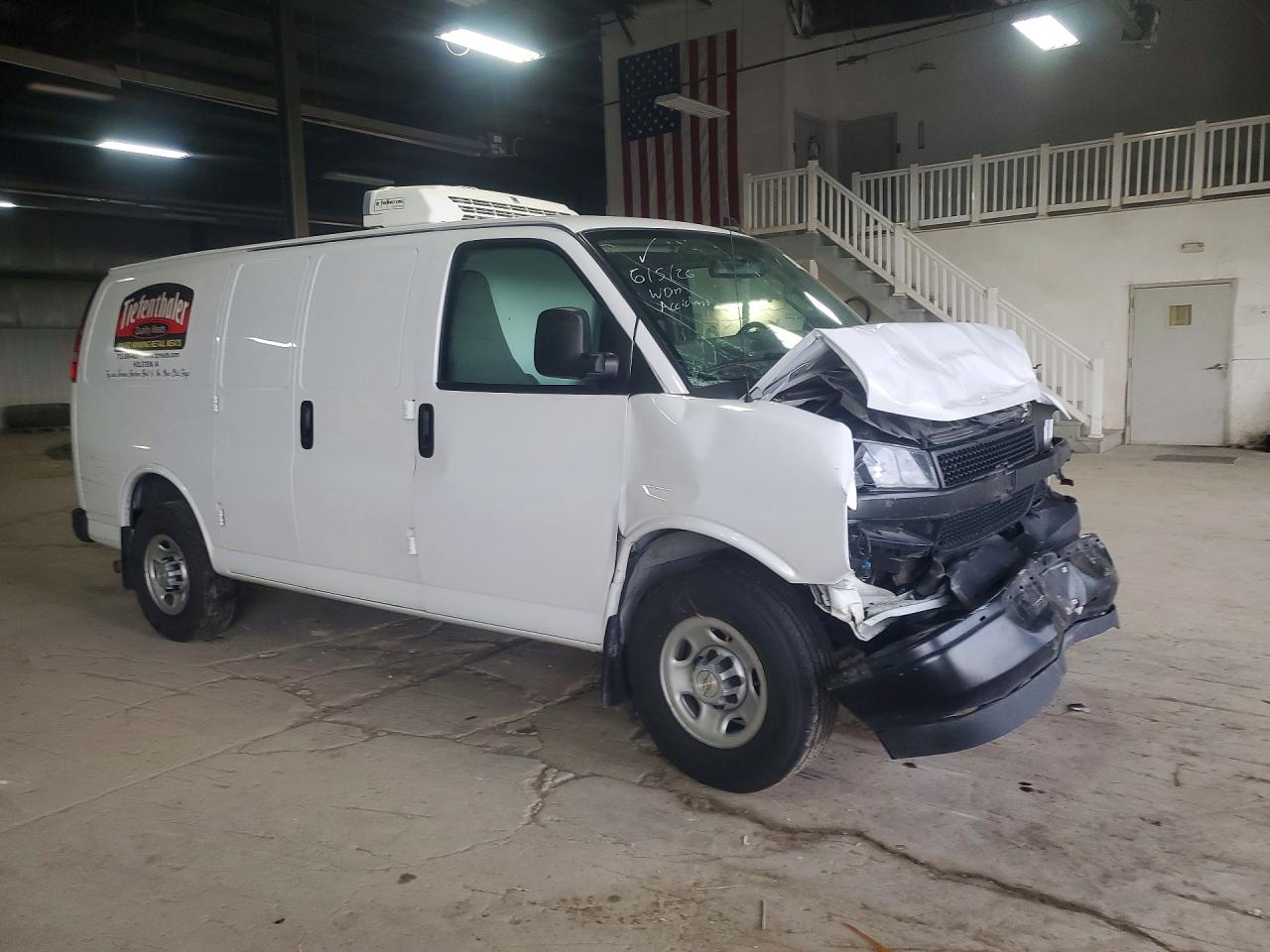2022 CHEVROLET EXPRESS G3500 — снимка 4