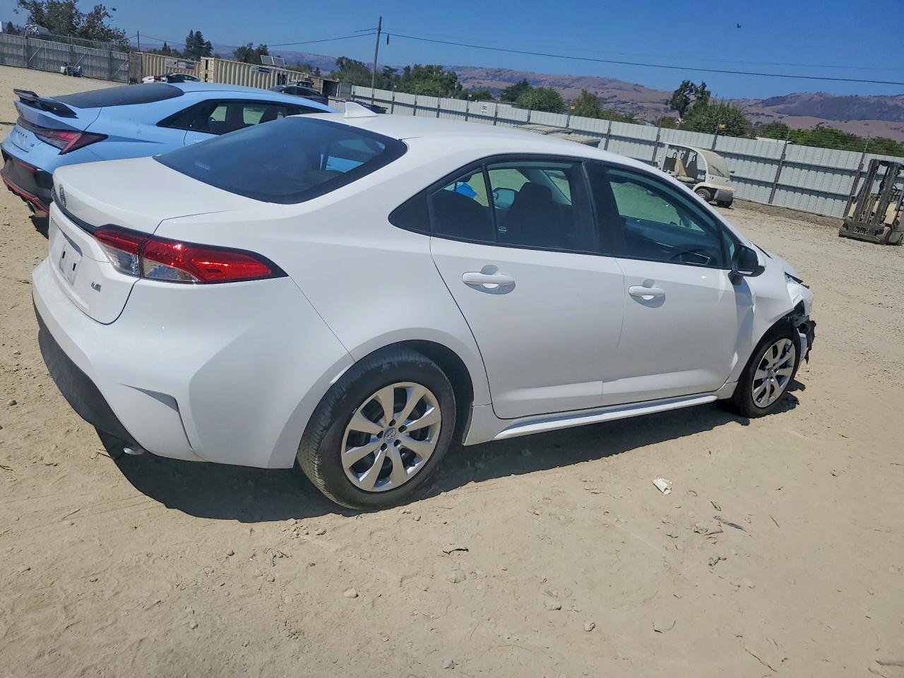 2025 TOYOTA COROLLA LE — снимка 3