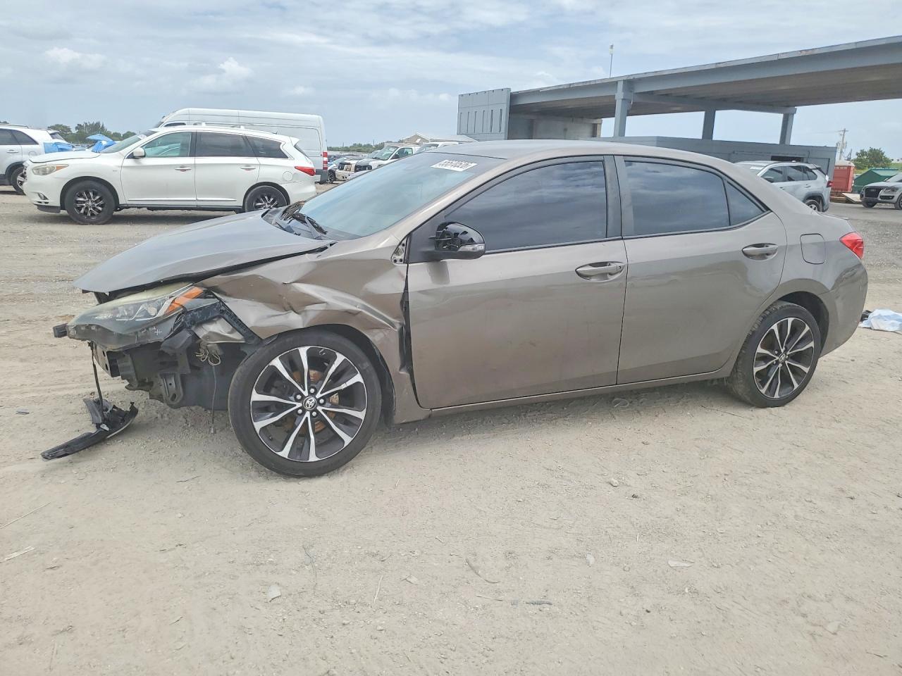 2018 TOYOTA COROLLA SE