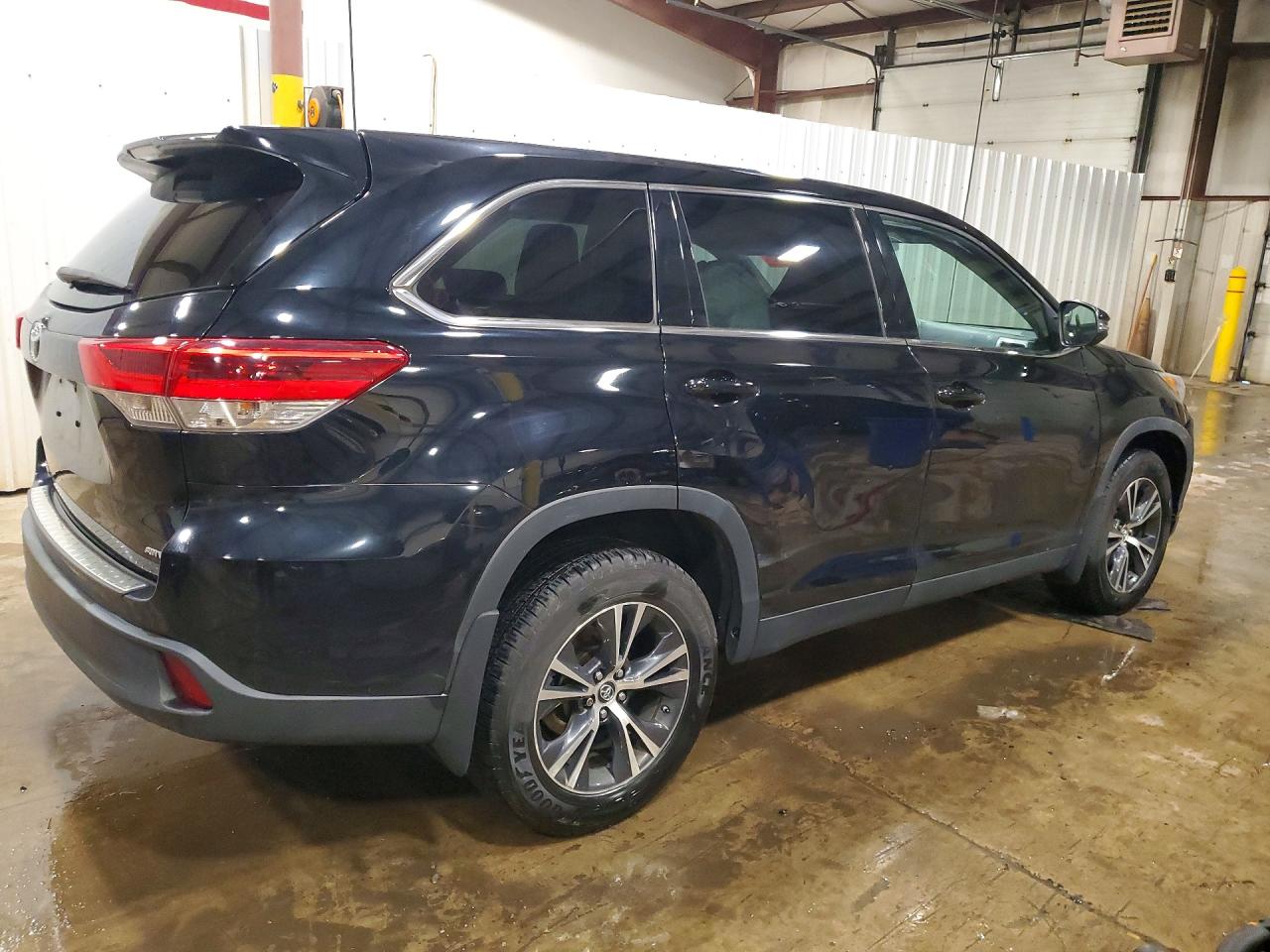 2019 TOYOTA HIGHLANDER LE — снимка 3