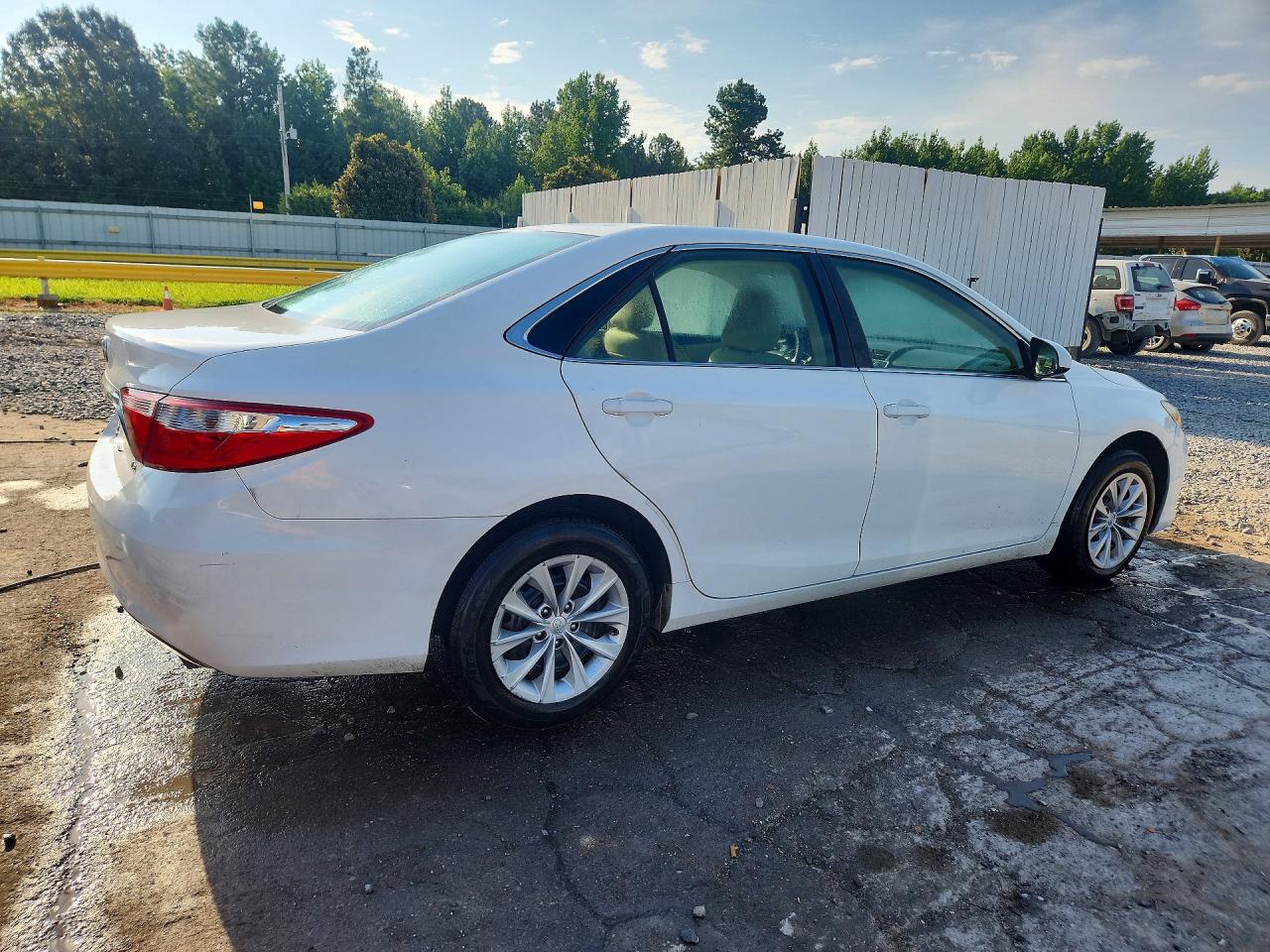 2015 TOYOTA CAMRY LE — снимка 3