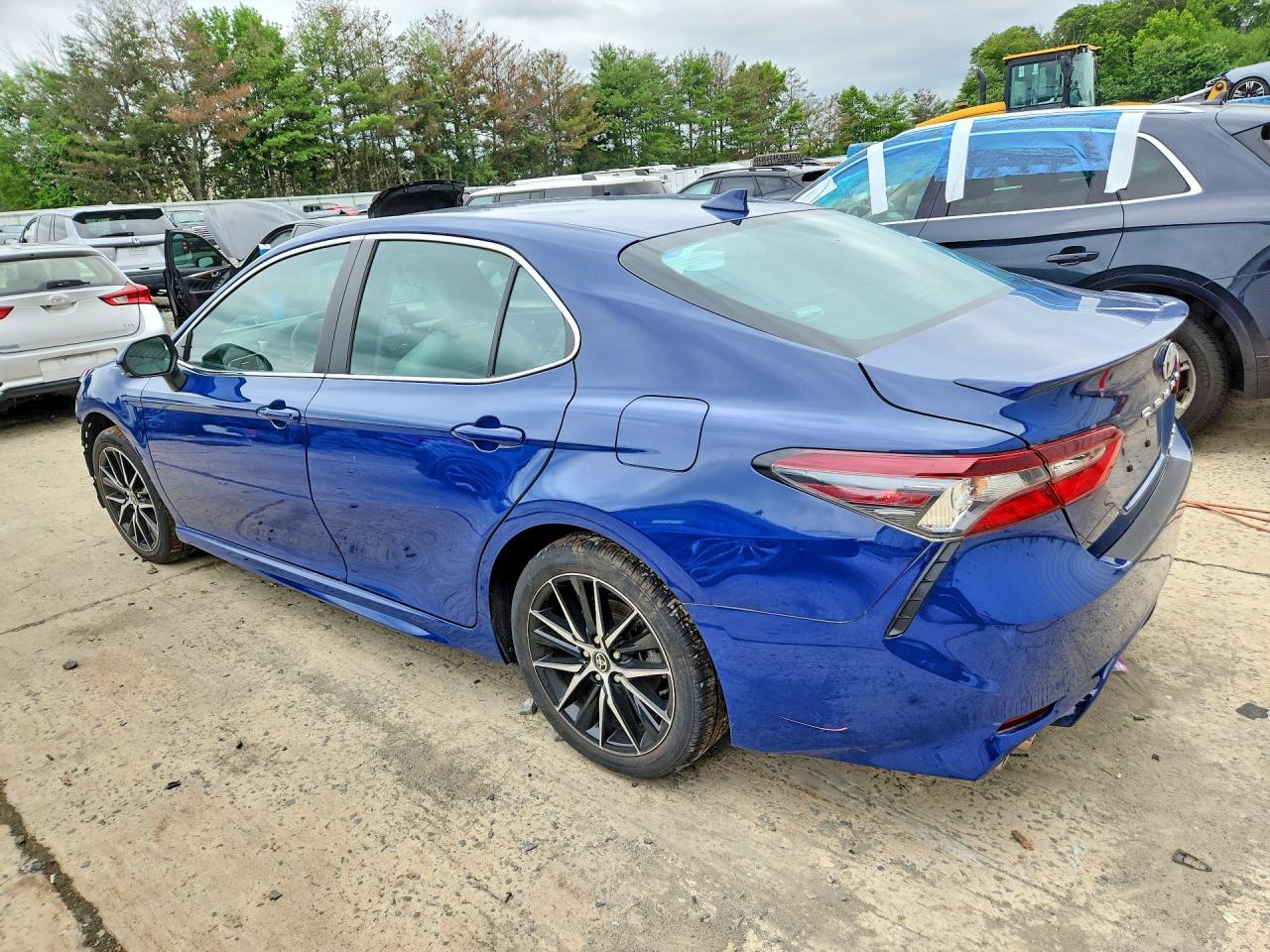 2024 TOYOTA CAMRY HYBRID SE — снимка 2