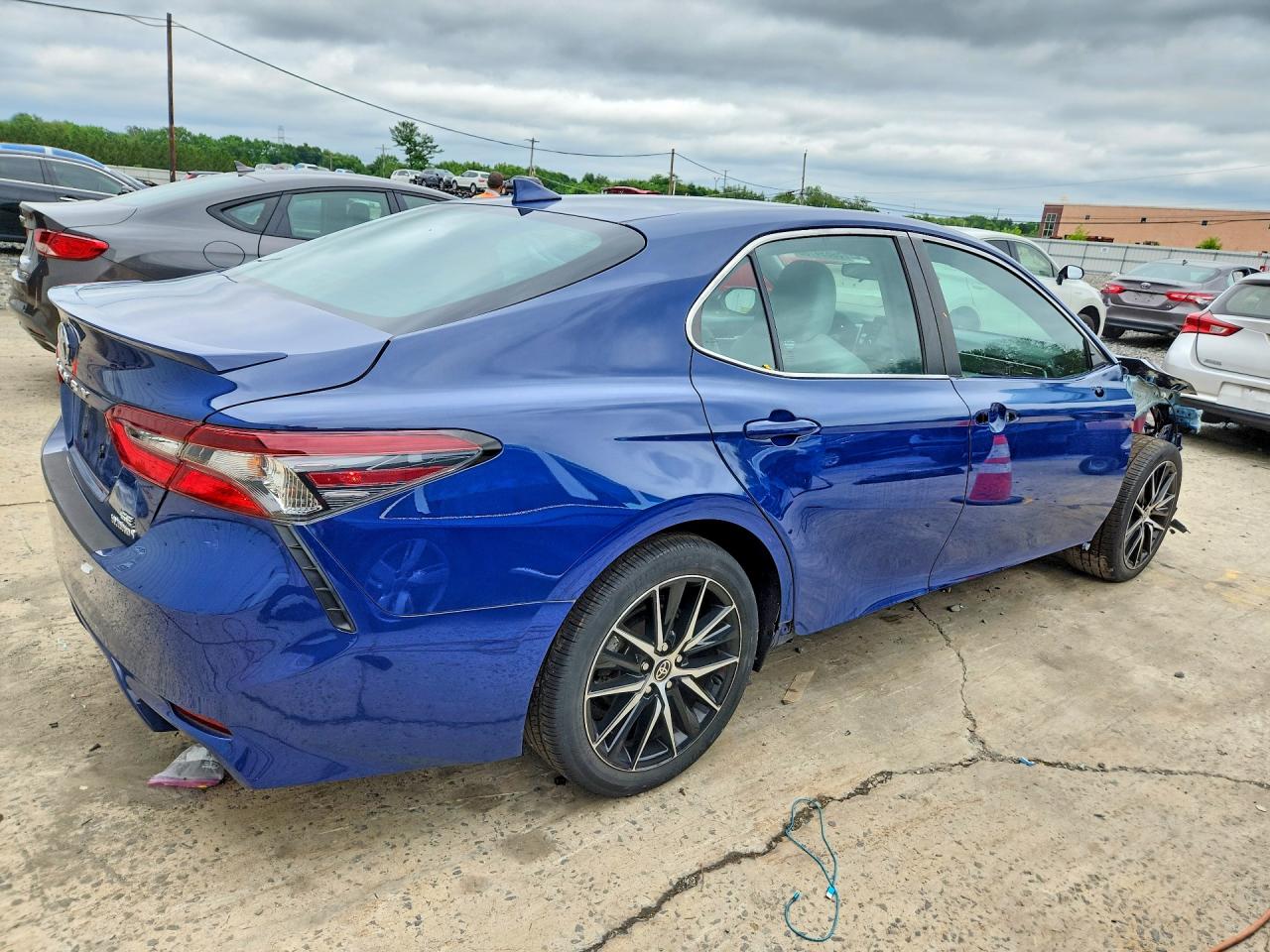 2024 TOYOTA CAMRY HYBRID SE — снимка 3