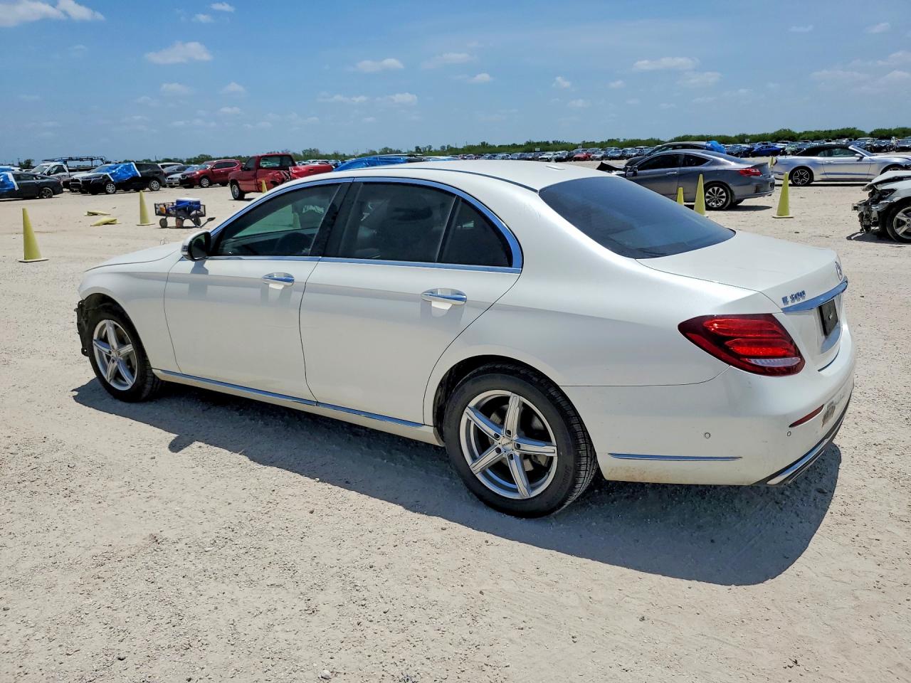 2017 MERCEDES-BENZ E 300 — снимка 2