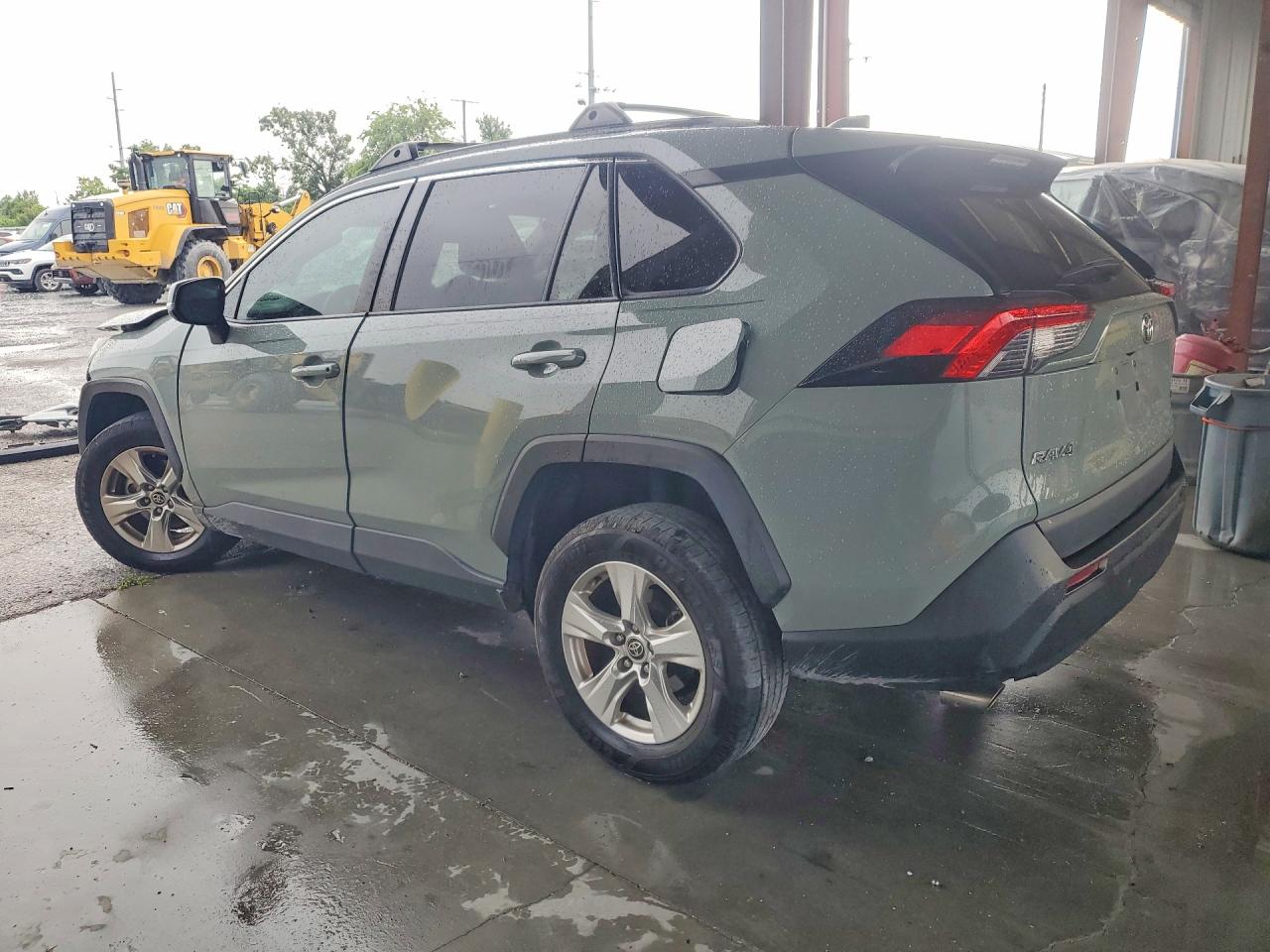 2021 TOYOTA RAV4 XLE — снимка 2