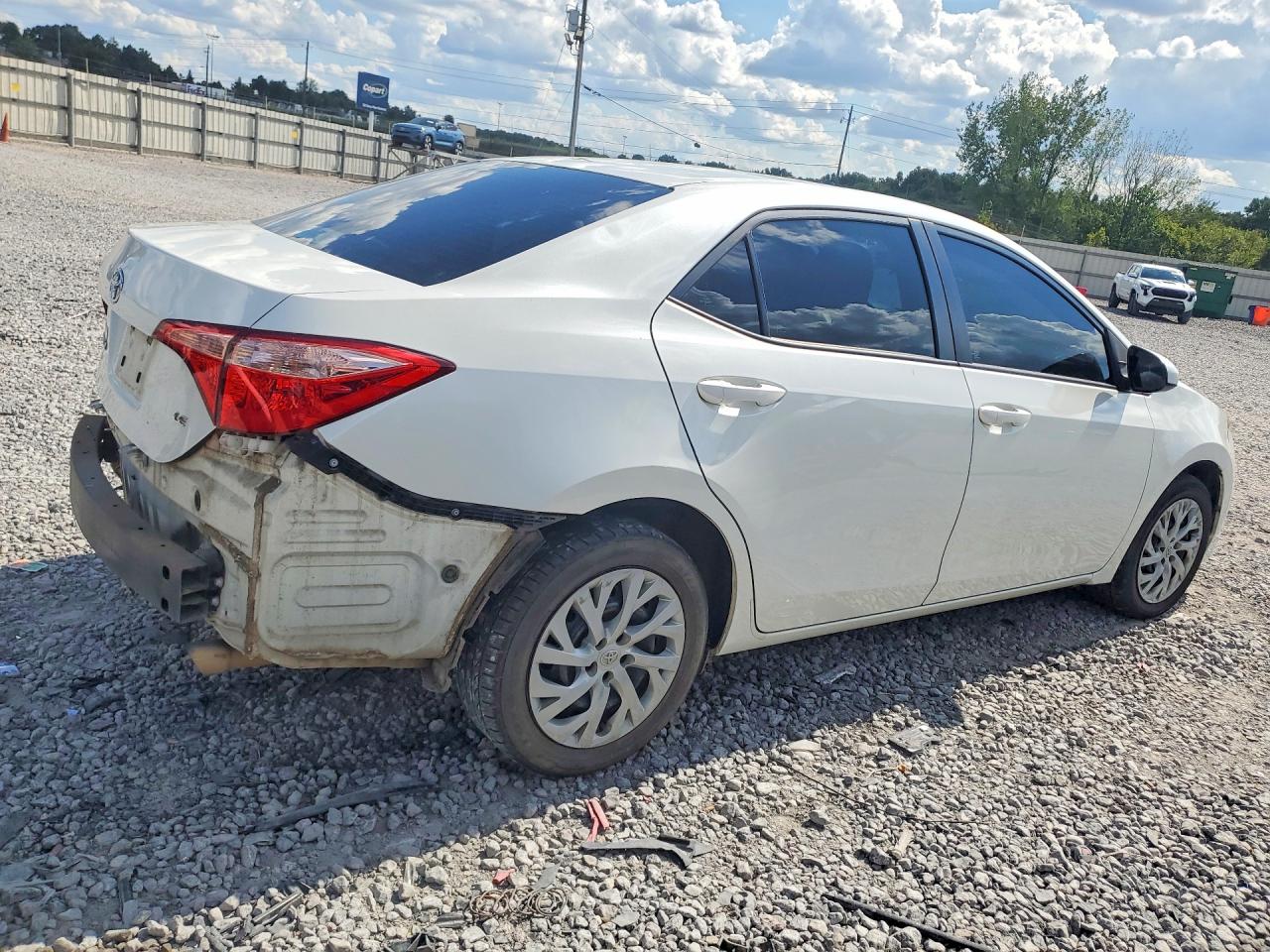 2017 TOYOTA COROLLA LE — снимка 3