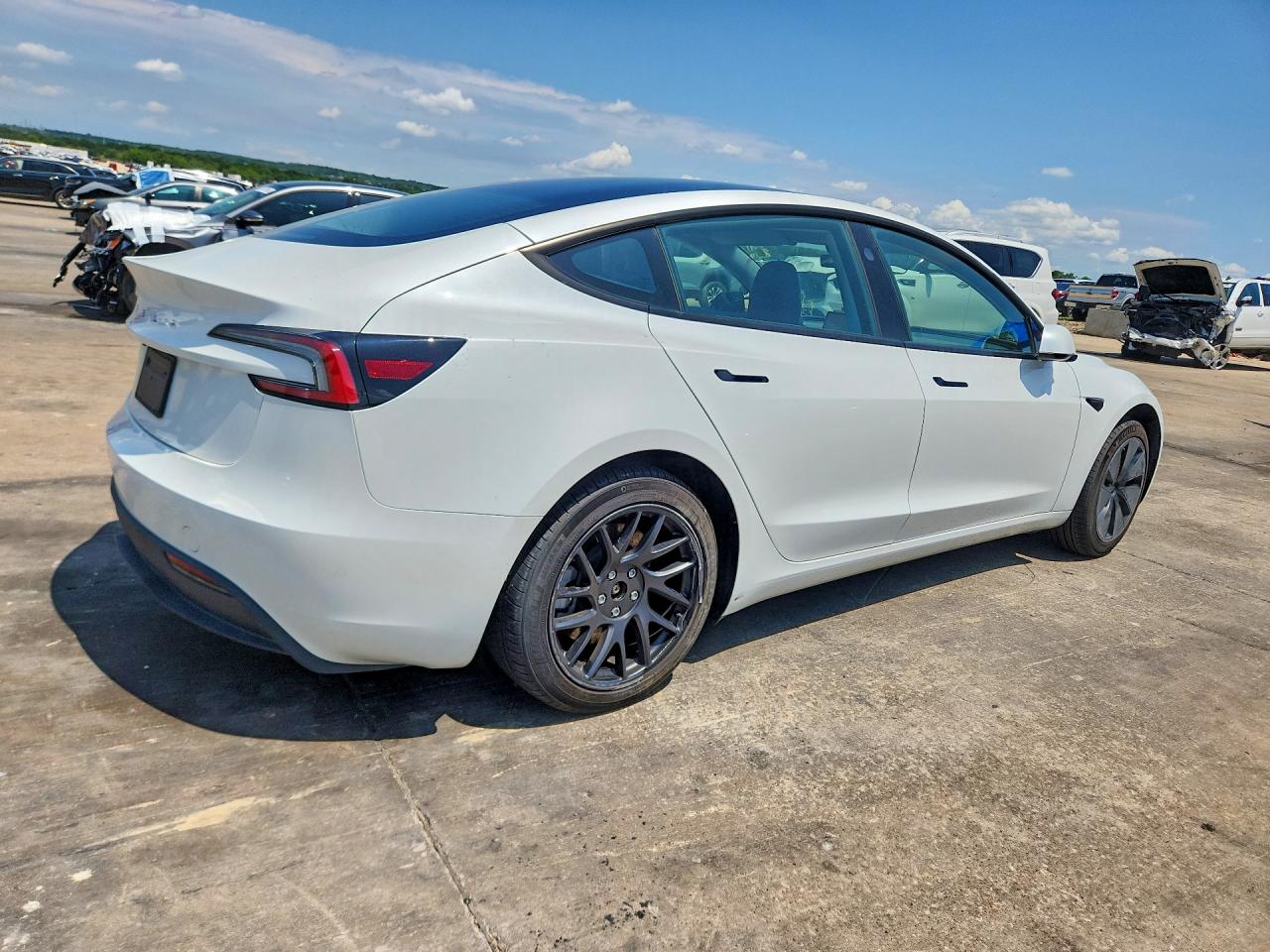2025 TESLA MODEL 3 — снимка 3