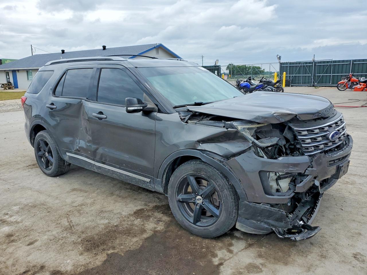 2017 FORD EXPLORER XLT — снимка 4