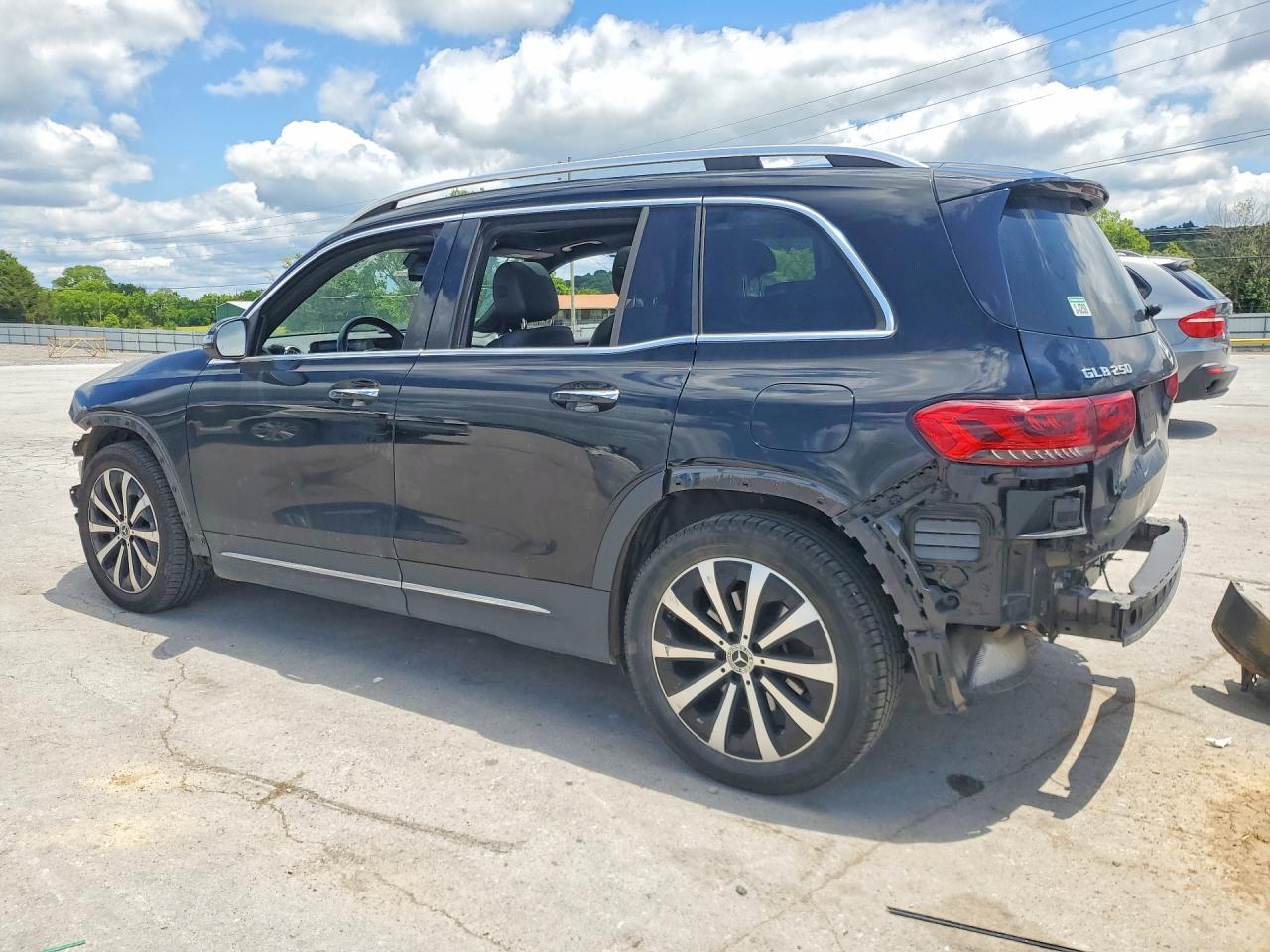 2021 MERCEDES-BENZ GLB 250 4MATIC — снимка 2