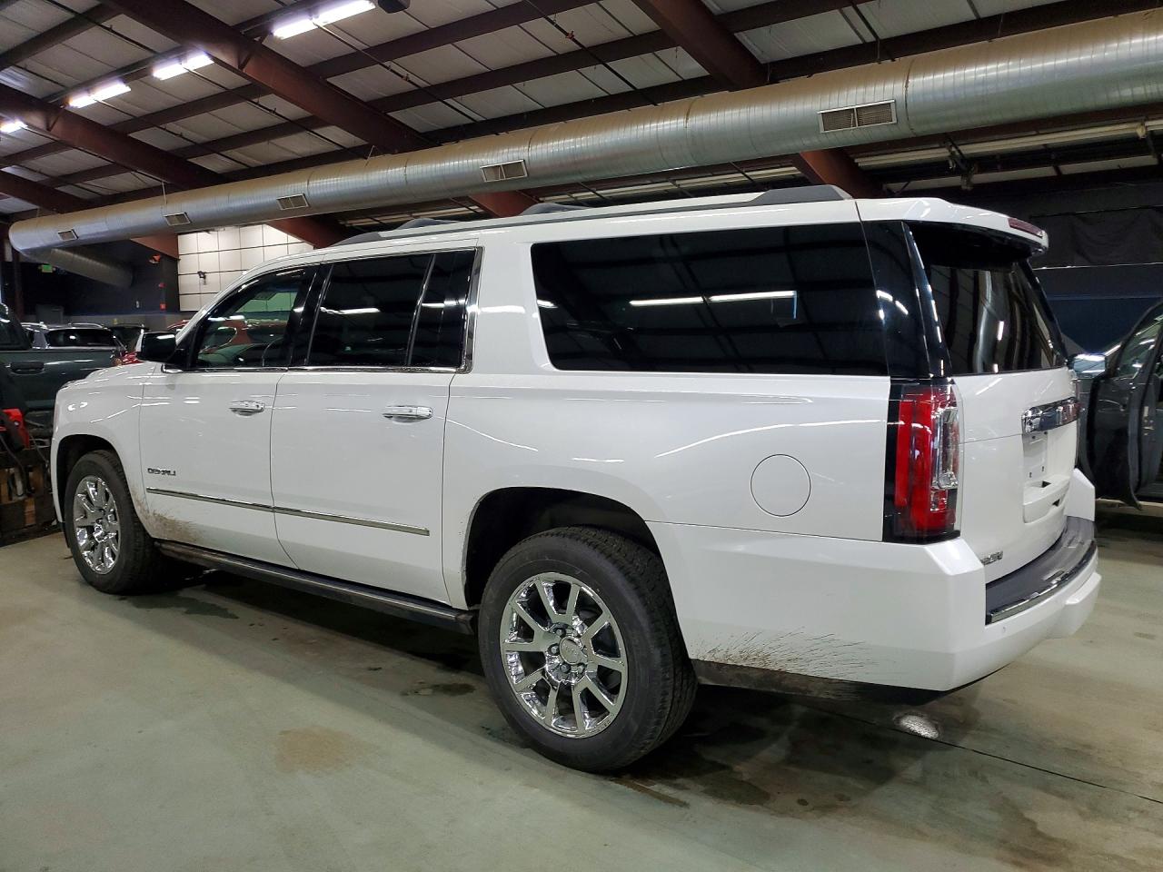 2016 GMC YUKON XL DENALI — снимка 2