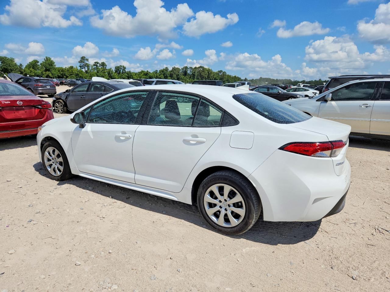 2026 TOYOTA COROLLA LE — снимка 2