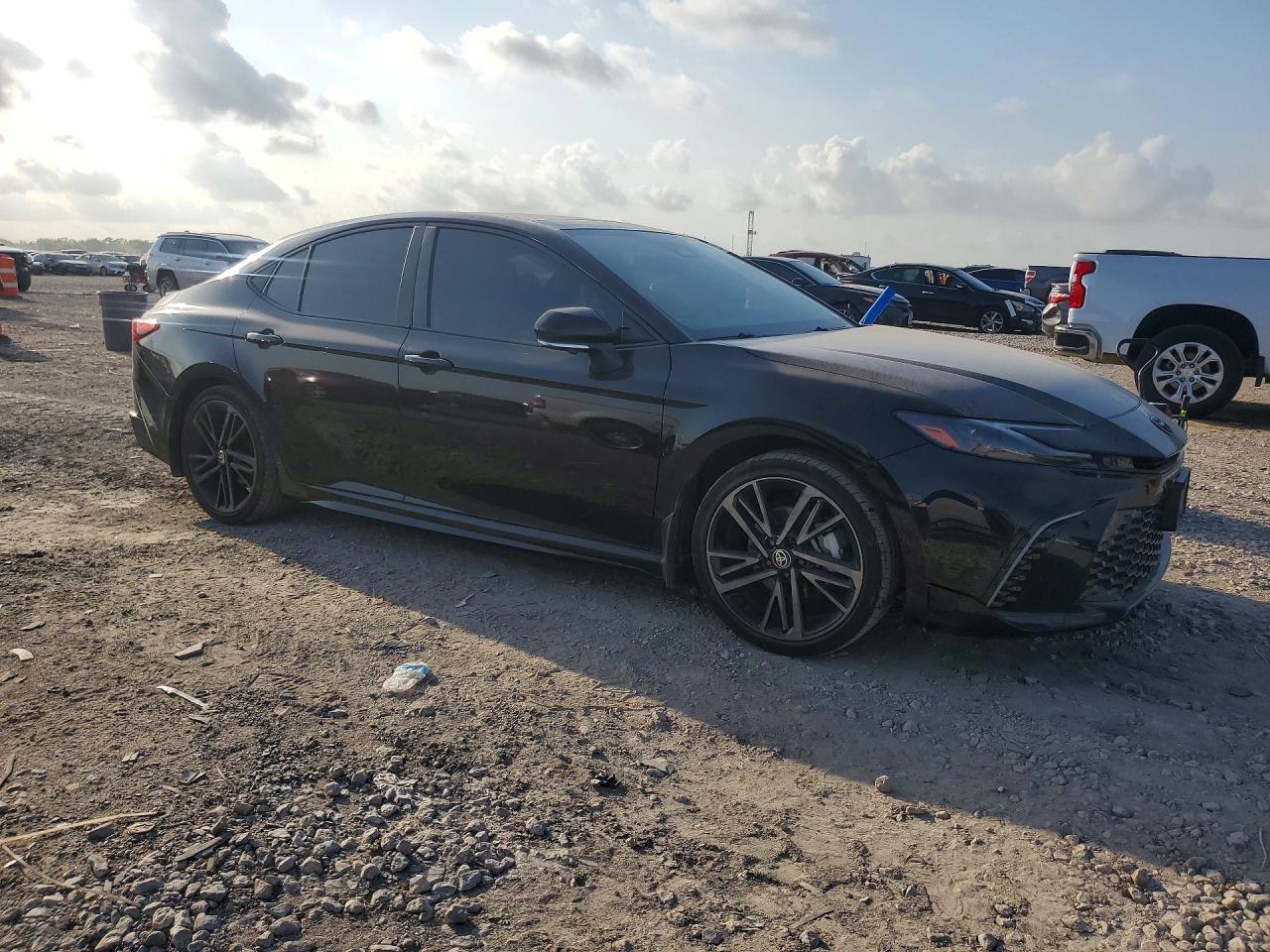 2025 TOYOTA CAMRY XSE — снимка 4