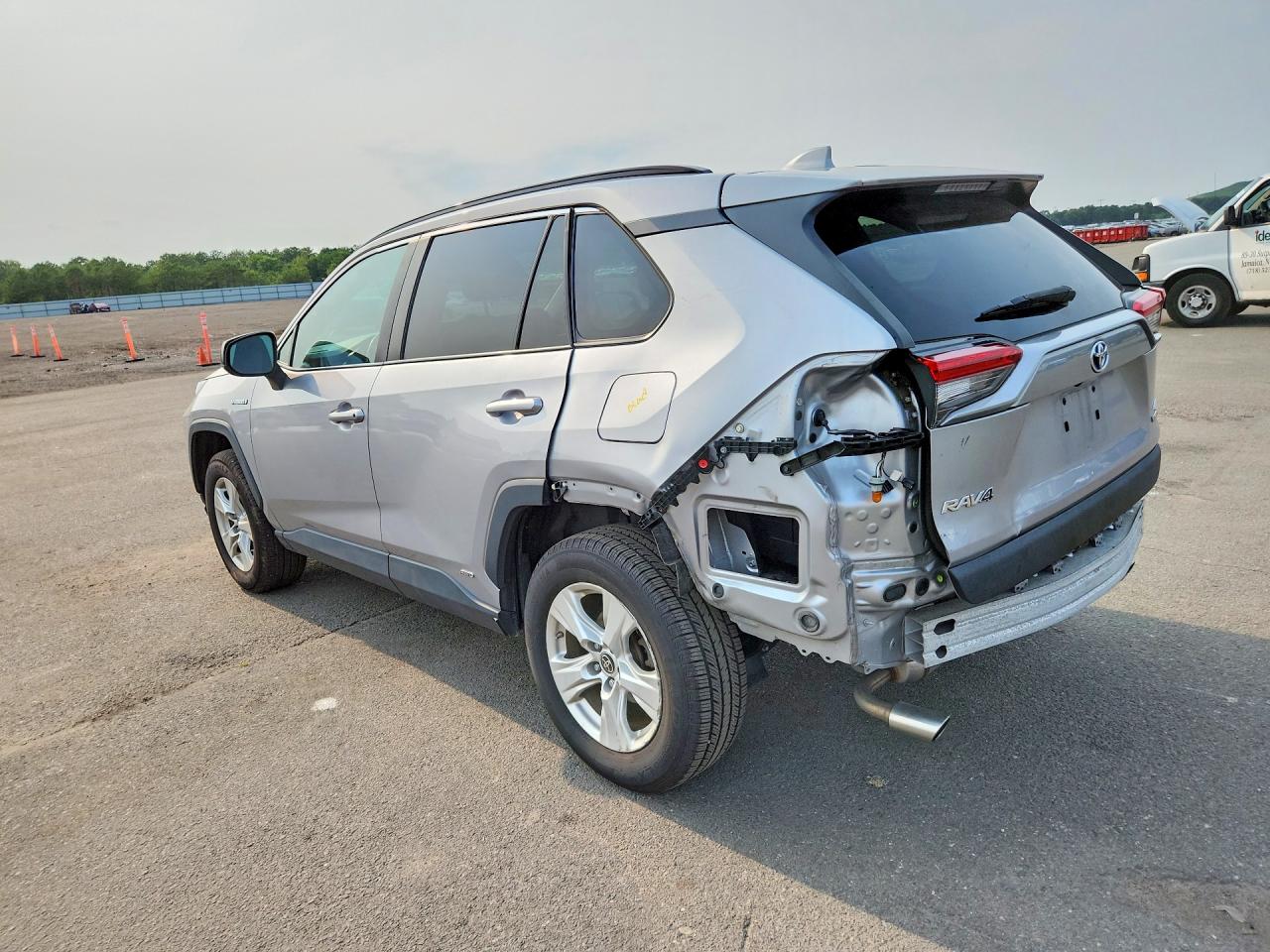 2021 TOYOTA RAV4 LE — снимка 2
