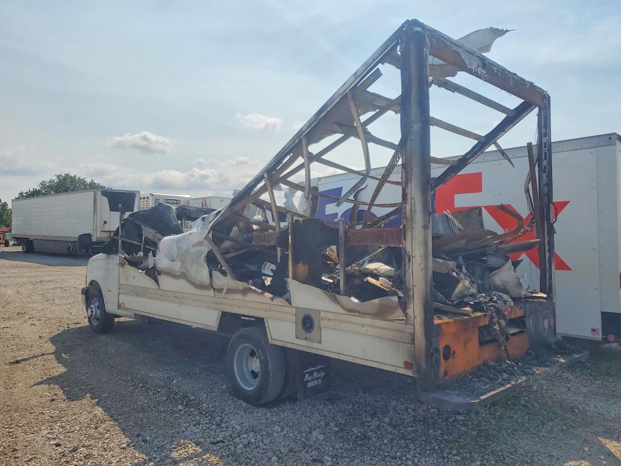 2023 CHEVROLET EXPRESS G3500 — снимка 2