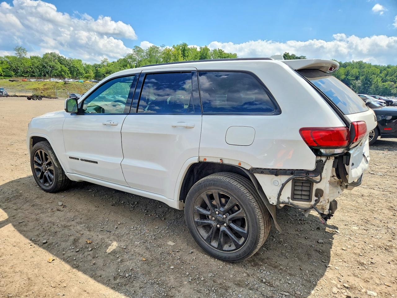 2019 JEEP GRAND CHEROKEE LAREDO — снимка 2