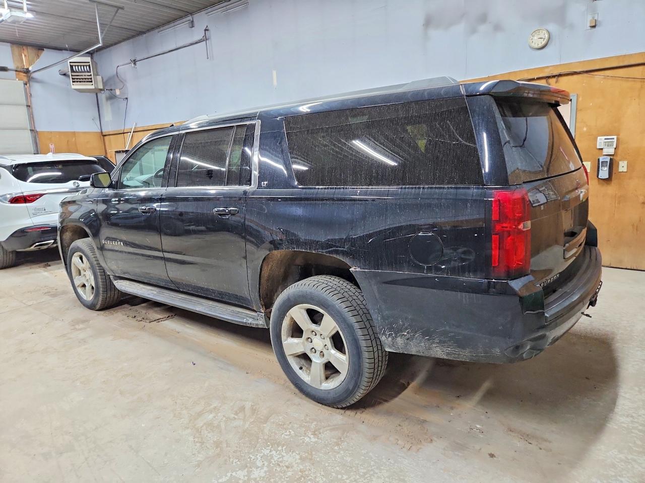 2017 CHEVROLET SUBURBAN K1500 LT — снимка 2