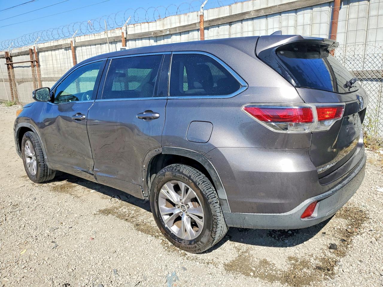 2016 TOYOTA HIGHLANDER LE PLUS — снимка 2