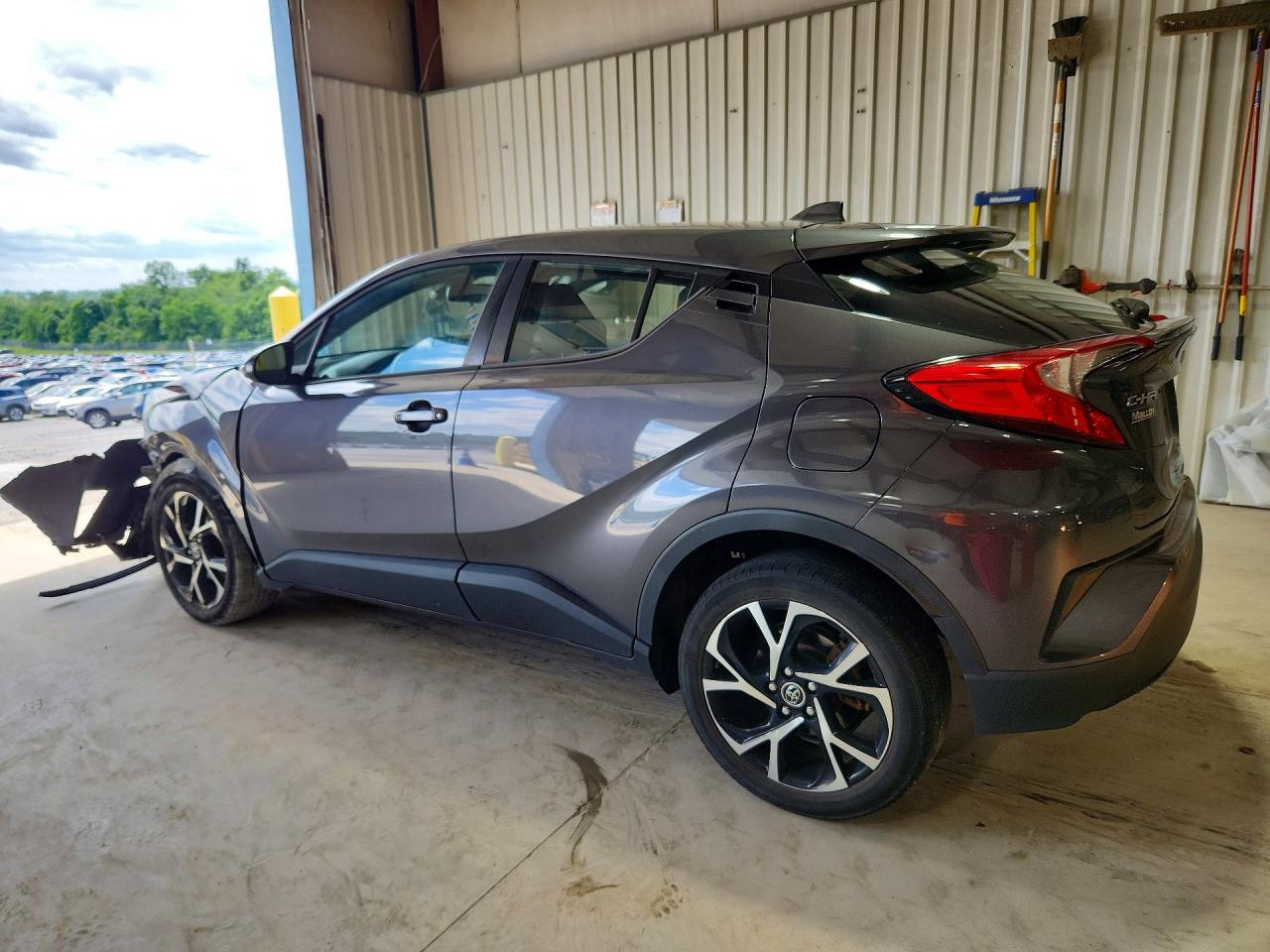 2019 TOYOTA C-HR XLE — снимка 2