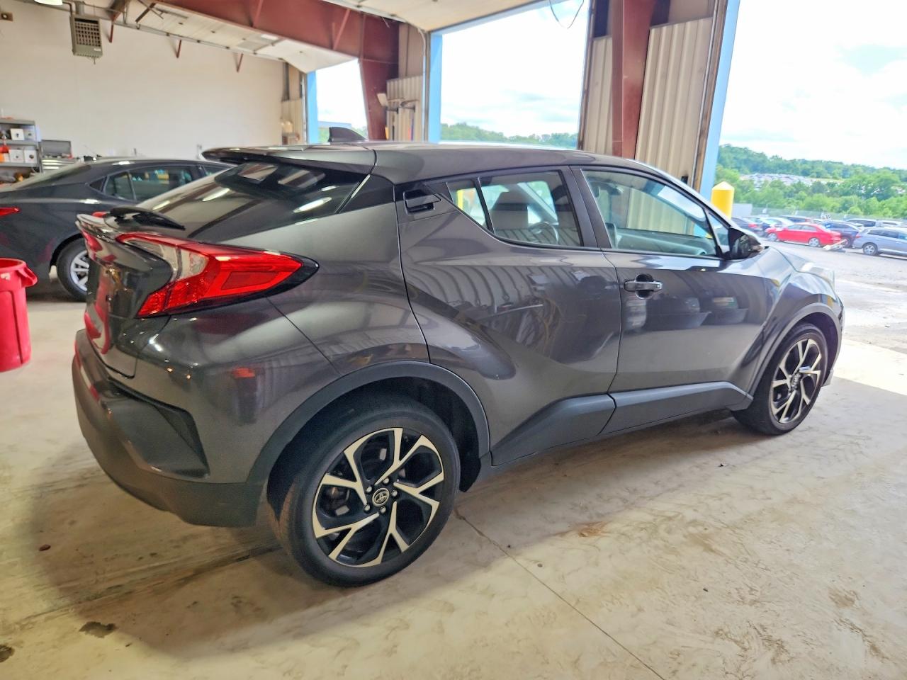 2019 TOYOTA C-HR XLE — снимка 3