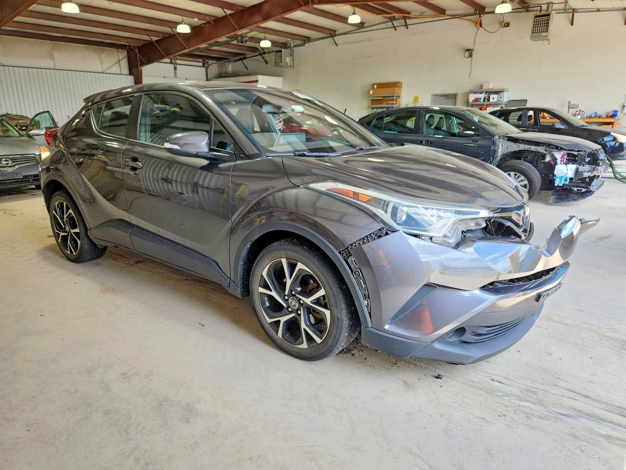 2019 TOYOTA C-HR XLE — снимка 4