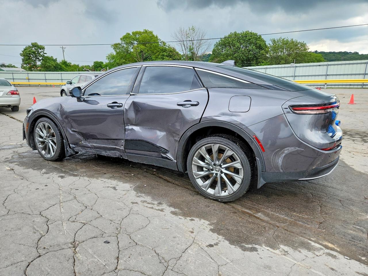 2023 TOYOTA CROWN LIMITED — снимка 2