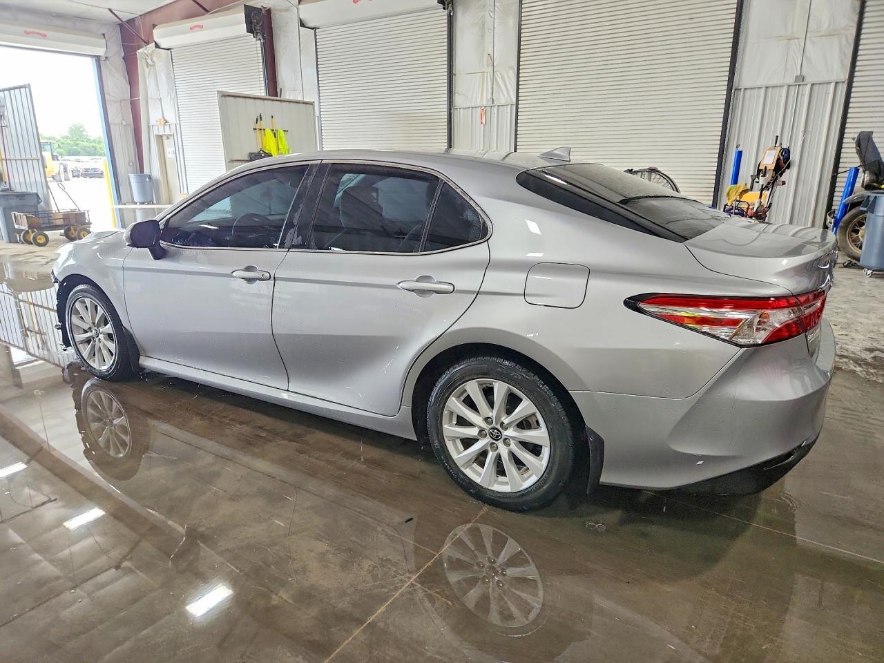 2019 TOYOTA CAMRY LE — снимка 2