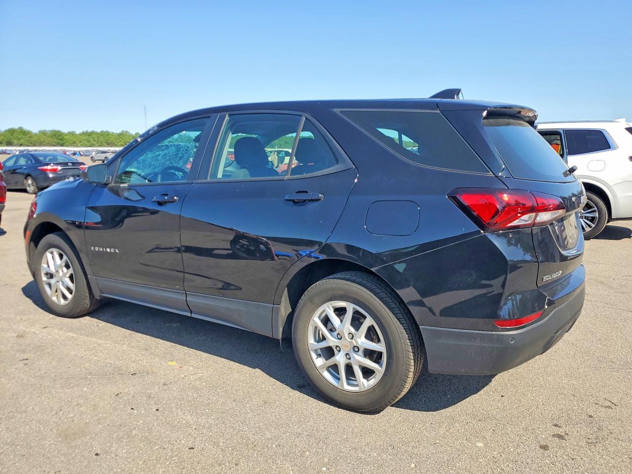 2023 CHEVROLET EQUINOX LS — снимка 2