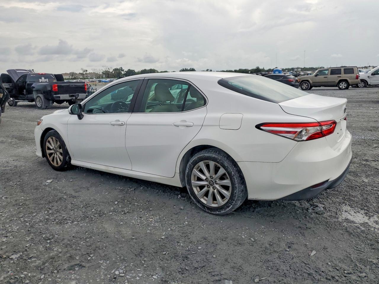 2018 TOYOTA CAMRY LE — снимка 2