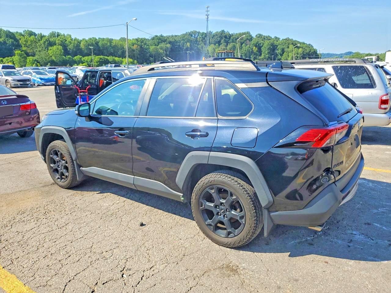 2020 TOYOTA RAV4 TRD OFF-ROAD — снимка 2