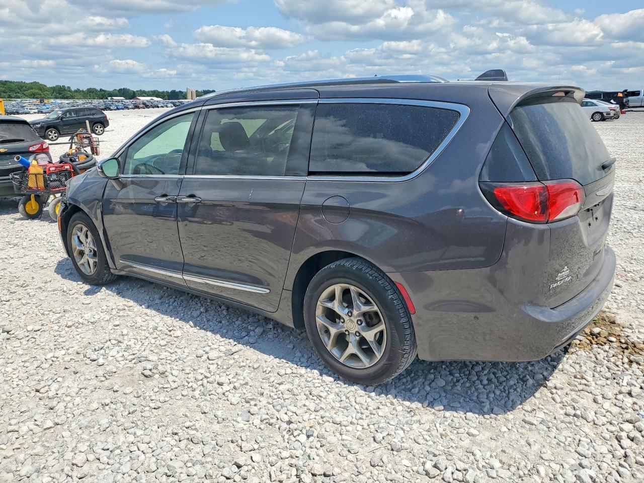 2017 CHRYSLER PACIFICA LIMITED — снимка 2