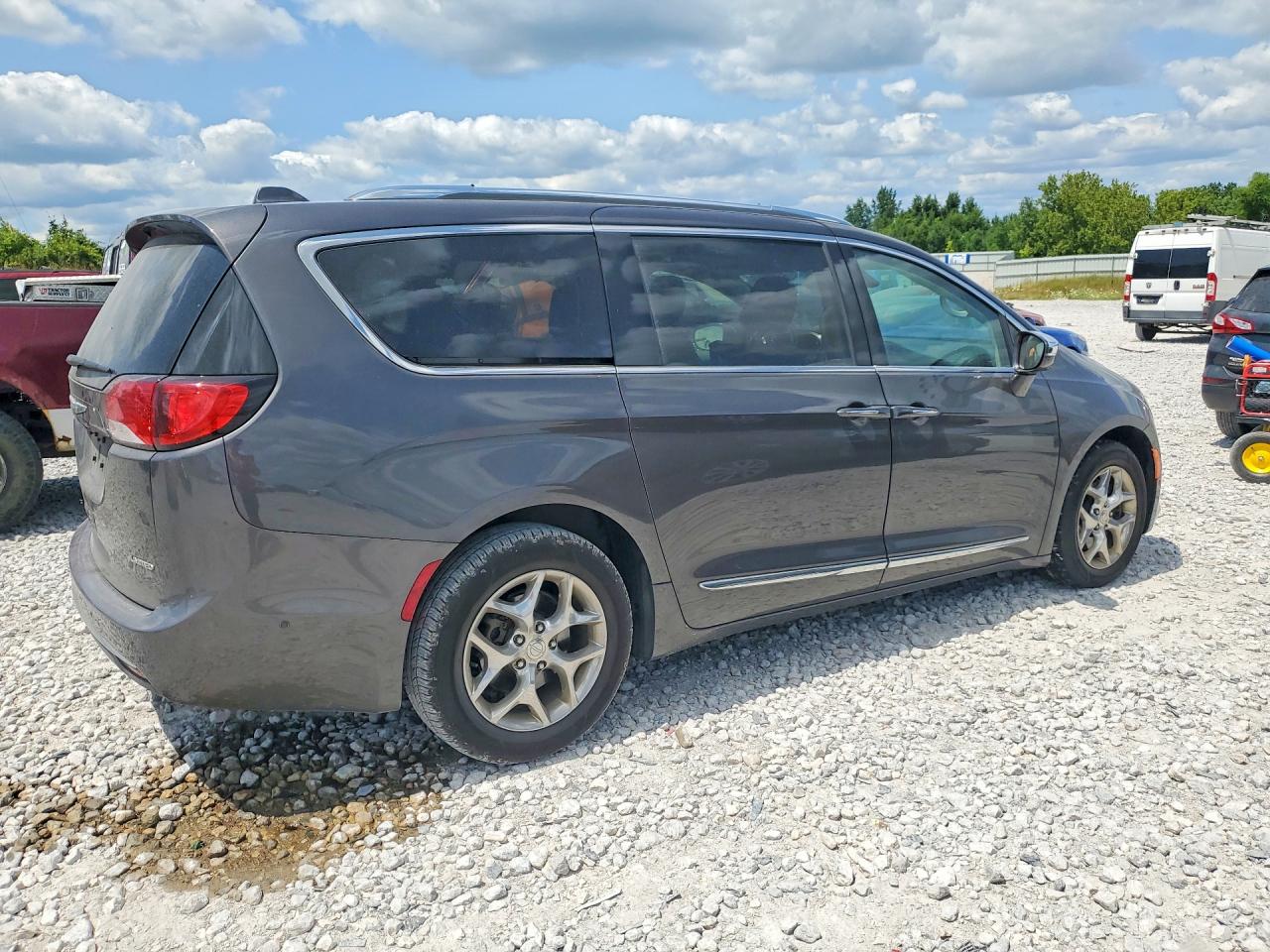 2017 CHRYSLER PACIFICA LIMITED — снимка 3