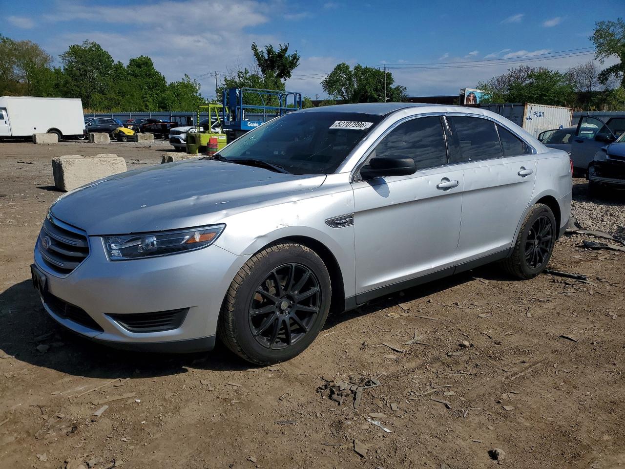 2018 FORD TAURUS SE