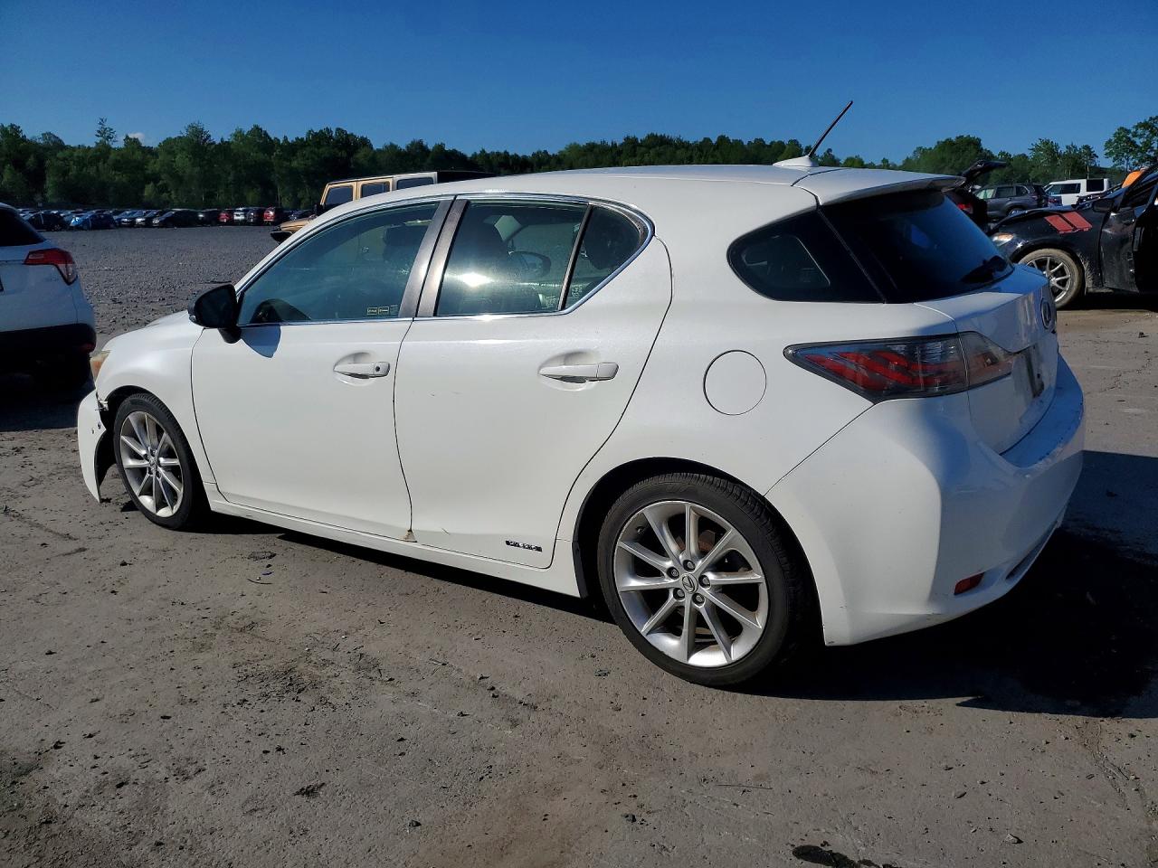 2013 LEXUS CT 200 — снимка 2