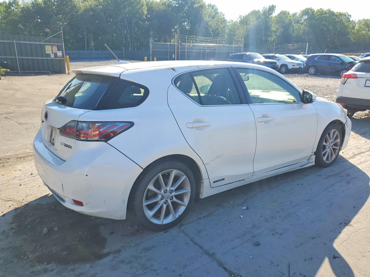 2013 LEXUS CT 200 — снимка 3