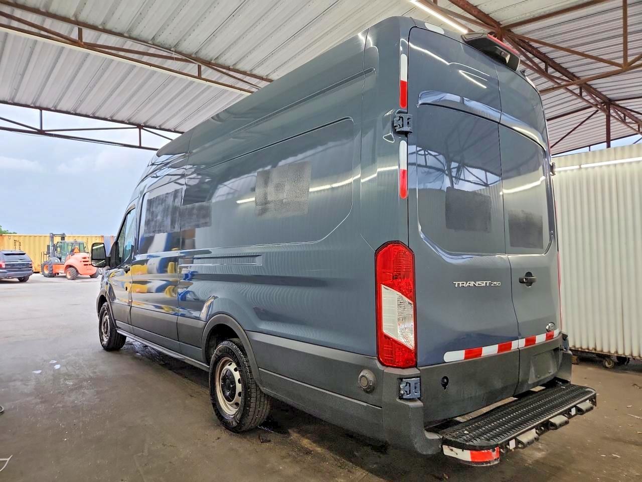 2020 FORD TRANSIT T-250 — снимка 2