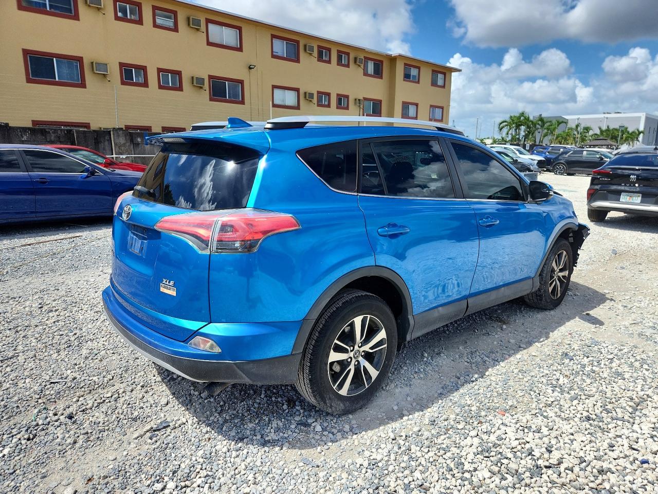 2016 TOYOTA RAV4 XLE — снимка 3