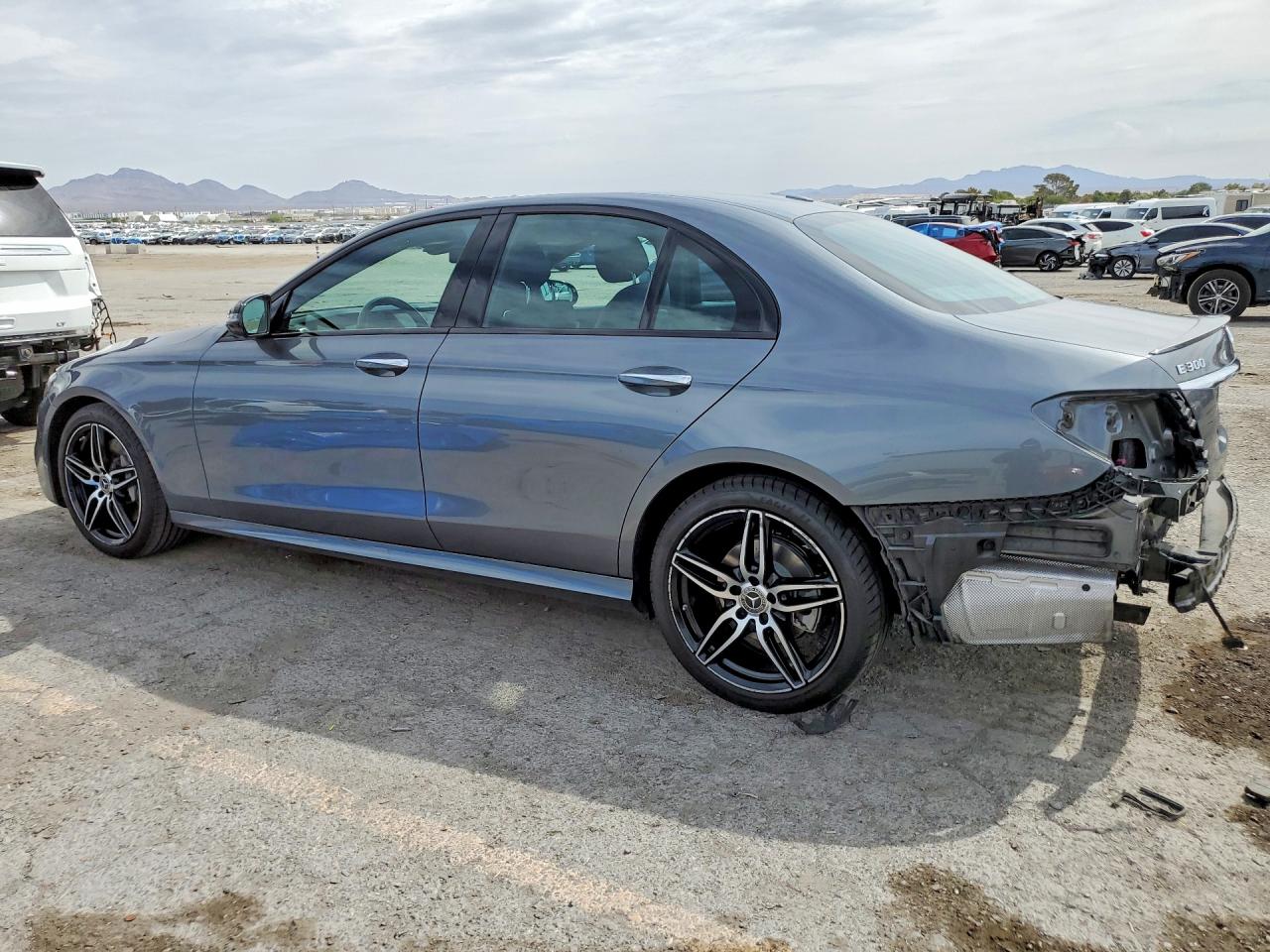 2019 MERCEDES-BENZ E 300 — снимка 2